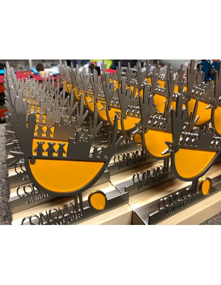 TROFEO GALLINA PERSONALIZADO